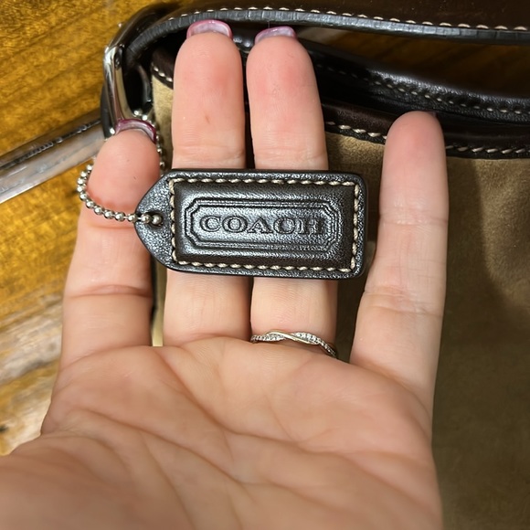 ⭐️SOLD⭐️ Vintage Coach Hampton Camel Suede & Leather Shoulder Bag - Picture 10 of 15